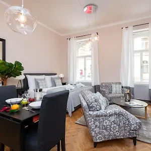 Apartahotel Garden By Tkc Praga
